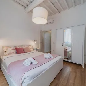 Apartment 32 Nero - San Niccolo, Florence